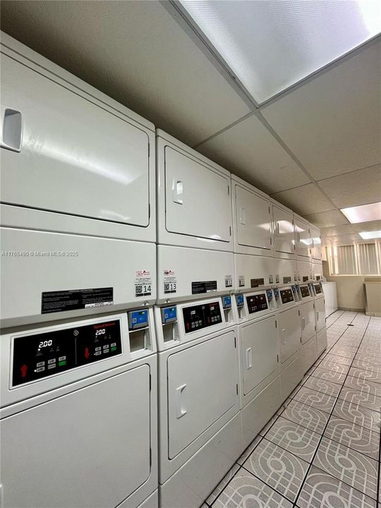 Recently Sold: $240,000 (2 beds, 2 baths, 954 Square Feet)