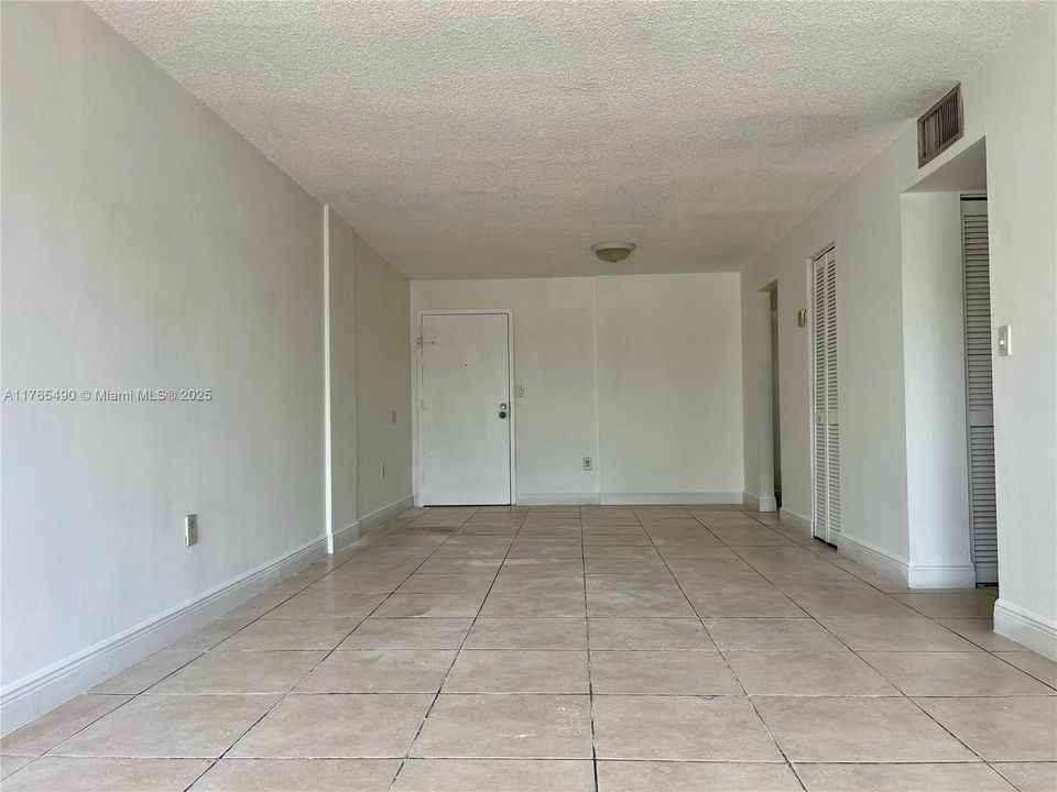 Recently Sold: $240,000 (2 beds, 2 baths, 954 Square Feet)