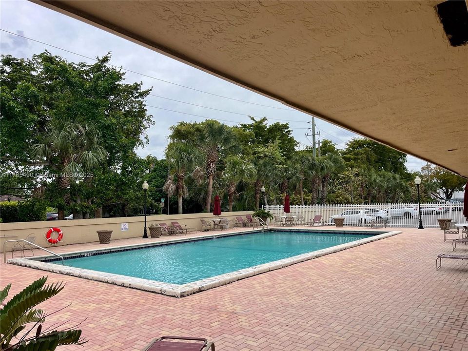 Recently Sold: $240,000 (2 beds, 2 baths, 954 Square Feet)