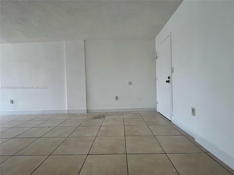 Recently Sold: $240,000 (2 beds, 2 baths, 954 Square Feet)