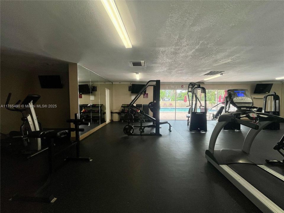 Recently Sold: $240,000 (2 beds, 2 baths, 954 Square Feet)