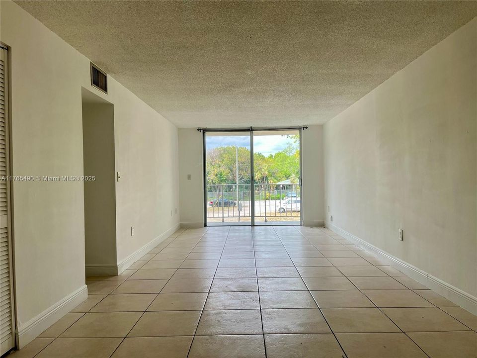 Recently Sold: $240,000 (2 beds, 2 baths, 954 Square Feet)