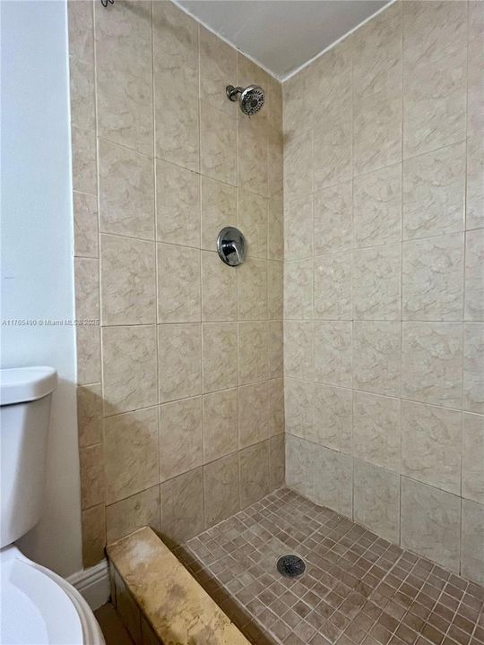 Recently Sold: $240,000 (2 beds, 2 baths, 954 Square Feet)