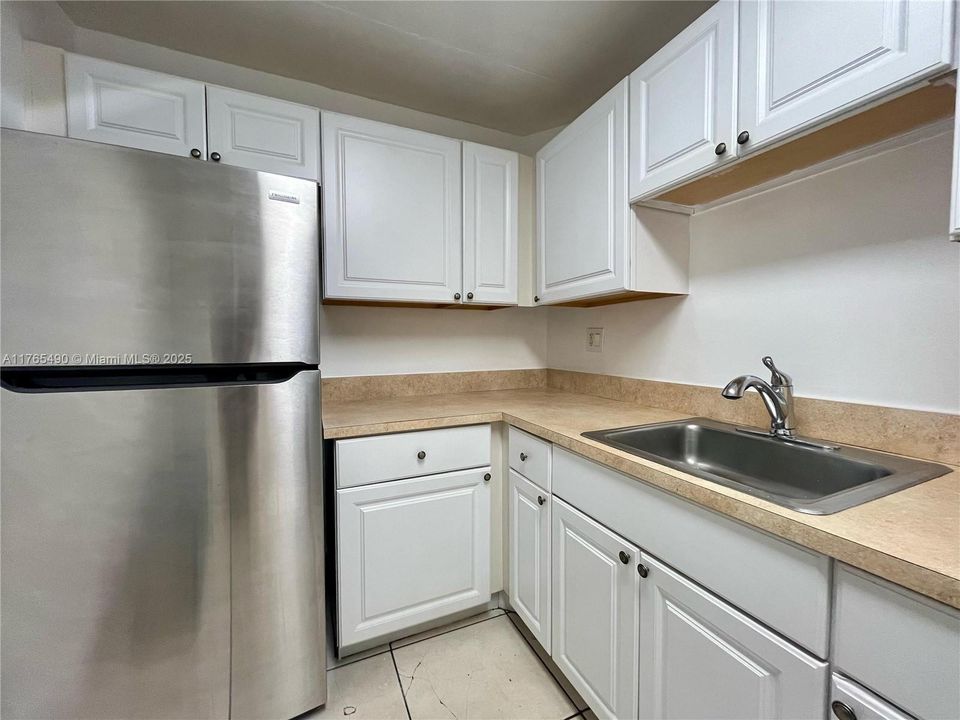 Recently Sold: $240,000 (2 beds, 2 baths, 954 Square Feet)