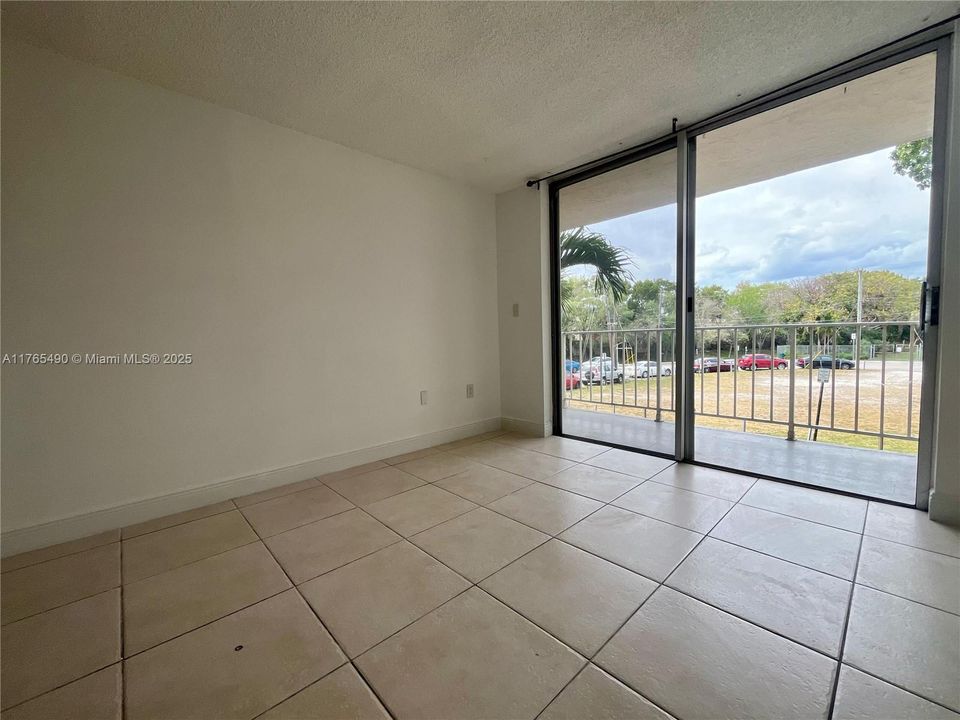 Recently Sold: $240,000 (2 beds, 2 baths, 954 Square Feet)