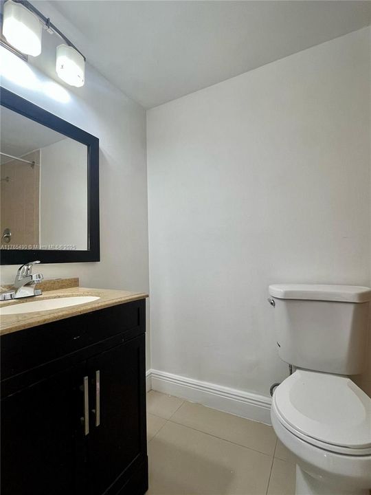 Recently Sold: $240,000 (2 beds, 2 baths, 954 Square Feet)