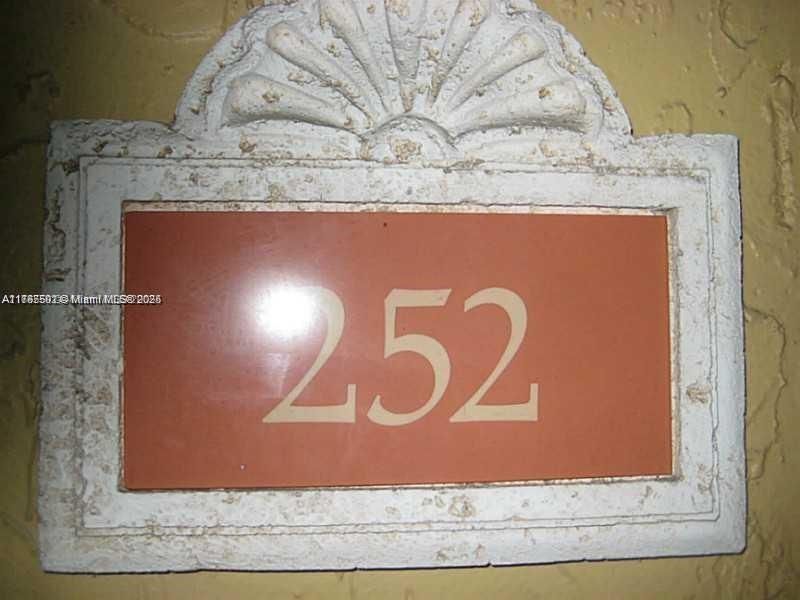 Recently Sold: $250,000 (1 beds, 1 baths, 710 Square Feet)