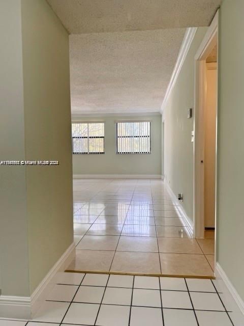 Recently Sold: $250,000 (1 beds, 1 baths, 710 Square Feet)