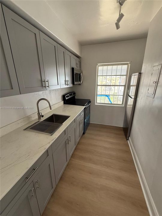 Vendido Recientemente: $199,000 (2 camas, 1 baños, 894 Pies cuadrados)