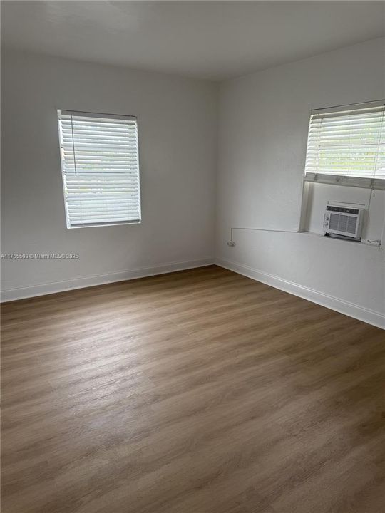 Vendido Recientemente: $199,000 (2 camas, 1 baños, 894 Pies cuadrados)