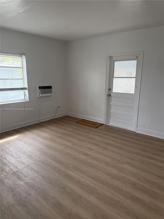 Vendido Recientemente: $199,000 (2 camas, 1 baños, 894 Pies cuadrados)