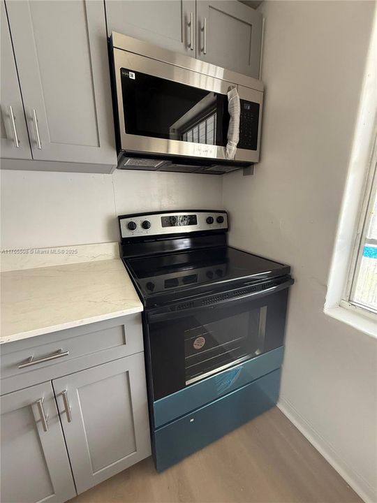 Vendido Recientemente: $199,000 (2 camas, 1 baños, 894 Pies cuadrados)