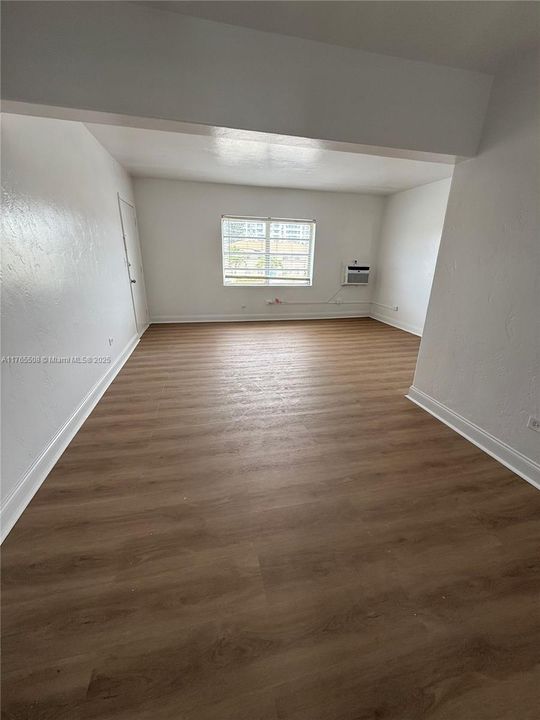 Vendido Recientemente: $199,000 (2 camas, 1 baños, 894 Pies cuadrados)