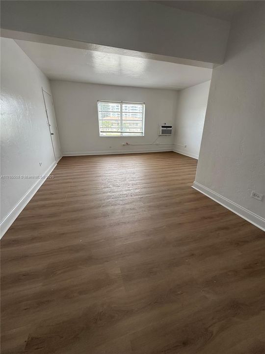 Vendido Recientemente: $199,000 (2 camas, 1 baños, 894 Pies cuadrados)