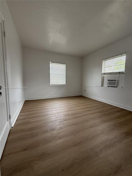 Vendido Recientemente: $199,000 (2 camas, 1 baños, 894 Pies cuadrados)