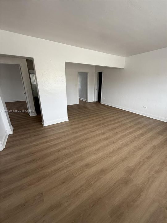 Vendido Recientemente: $199,000 (2 camas, 1 baños, 894 Pies cuadrados)