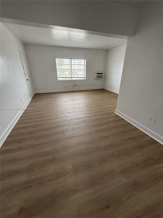 Vendido Recientemente: $199,000 (2 camas, 1 baños, 894 Pies cuadrados)