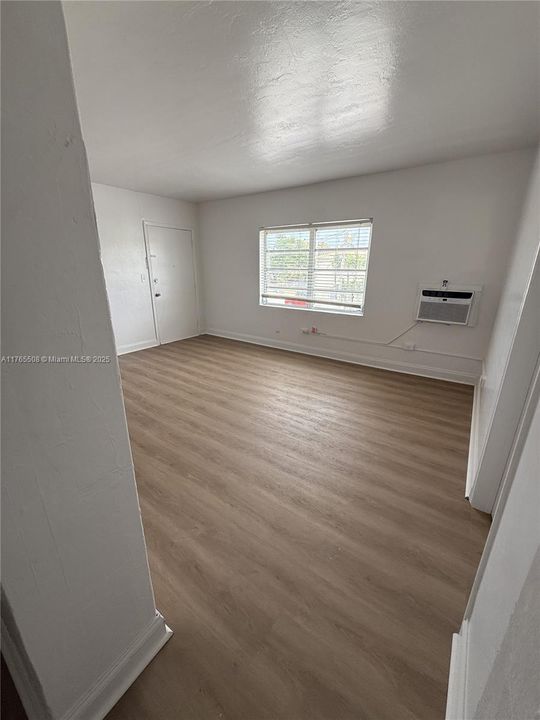 Vendido Recientemente: $199,000 (2 camas, 1 baños, 894 Pies cuadrados)