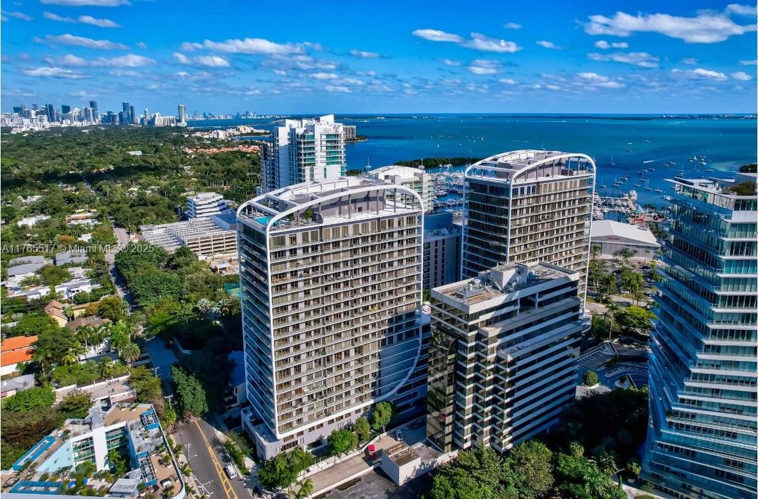 For Sale: $1,070,000 (1 beds, 1 baths, 772 Square Feet)