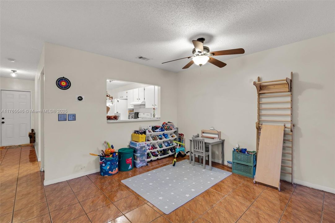 En Venta: $365,000 (2 camas, 1 baños, 1150 Pies cuadrados)