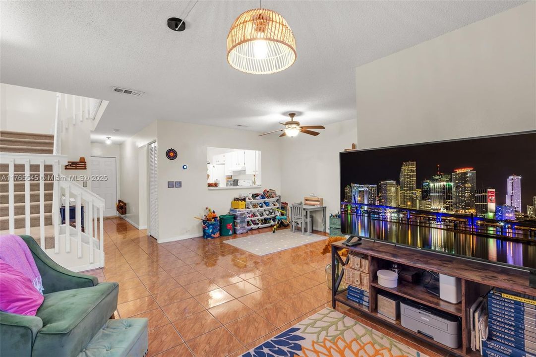 En Venta: $365,000 (2 camas, 1 baños, 1150 Pies cuadrados)