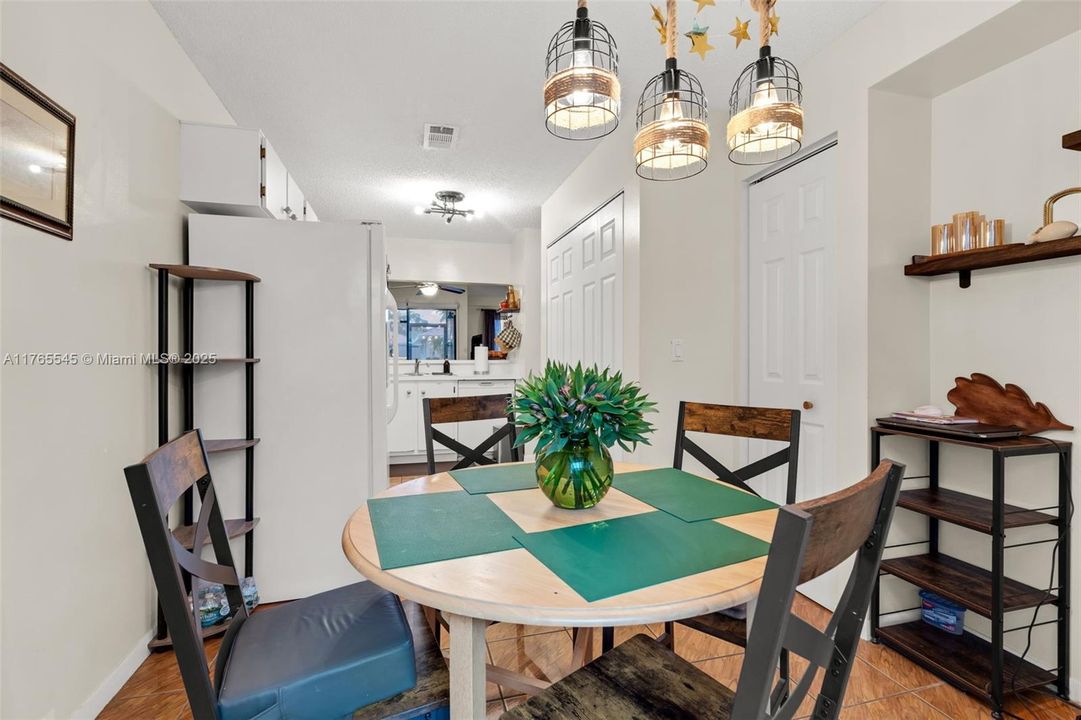 En Venta: $365,000 (2 camas, 1 baños, 1150 Pies cuadrados)