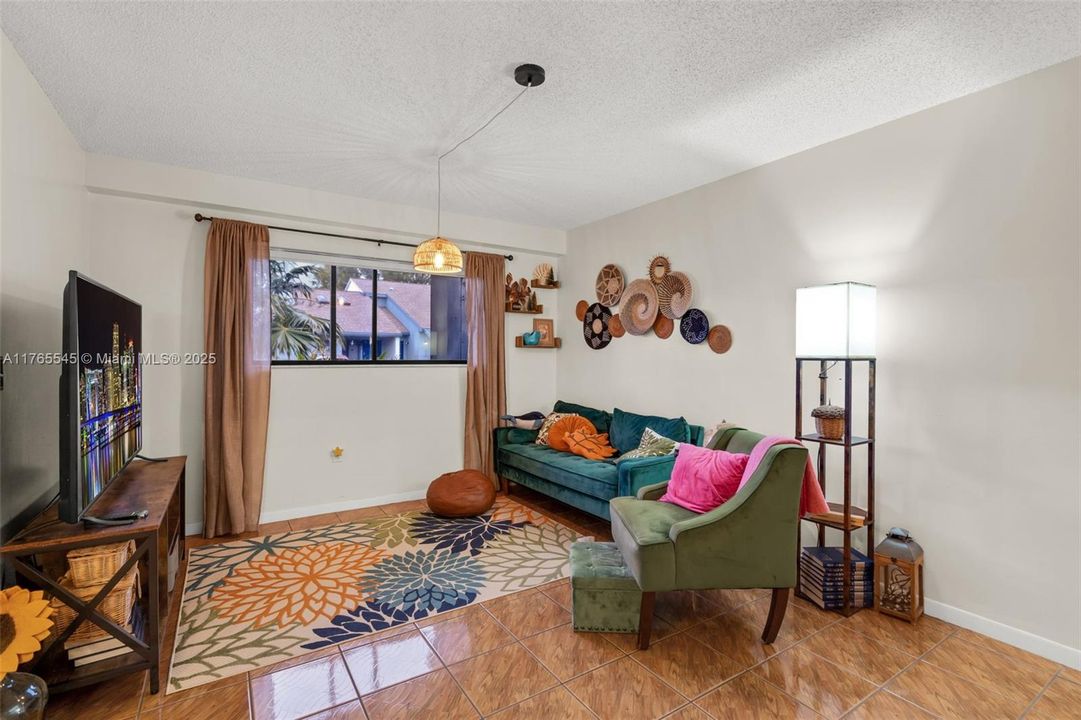 En Venta: $365,000 (2 camas, 1 baños, 1150 Pies cuadrados)