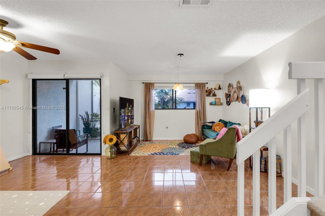 En Venta: $365,000 (2 camas, 1 baños, 1150 Pies cuadrados)