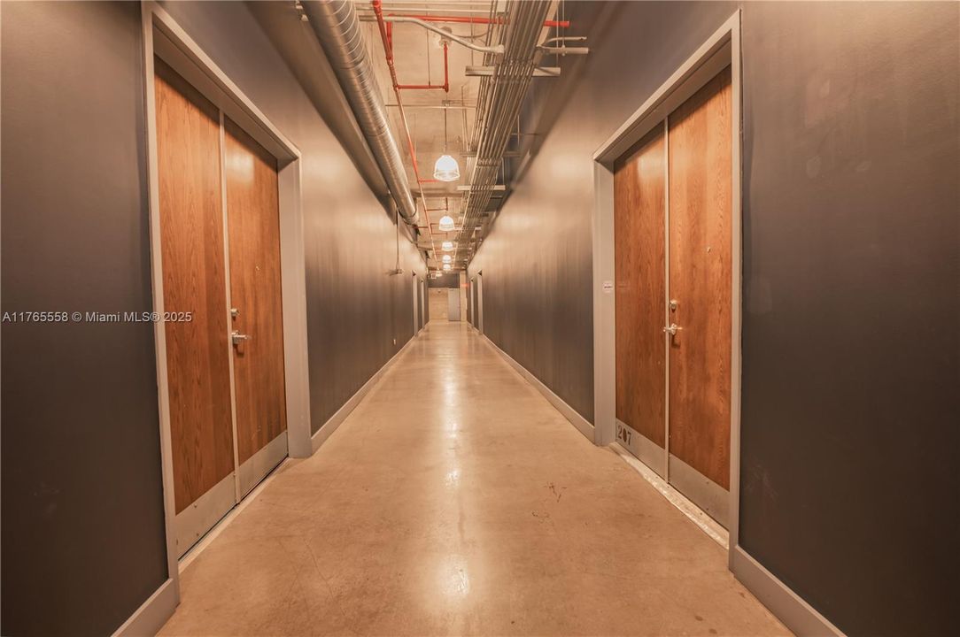 Recently Sold: $750,000 (1 beds, 1 baths, 1267 Square Feet)