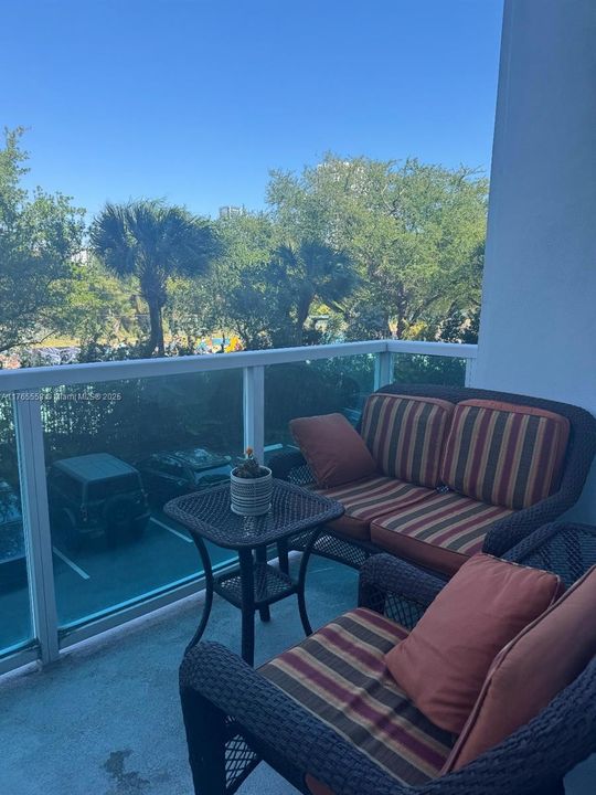 Recently Sold: $750,000 (1 beds, 1 baths, 1267 Square Feet)