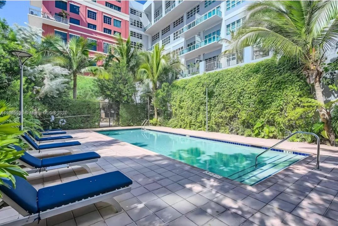 Recently Sold: $750,000 (1 beds, 1 baths, 1267 Square Feet)