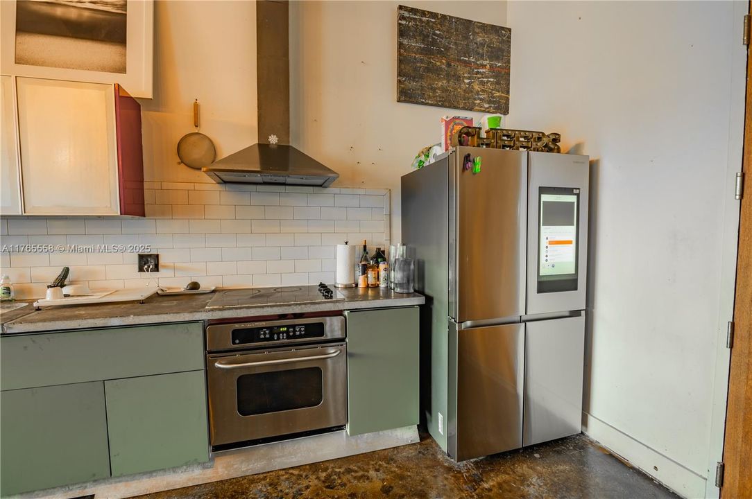 Recently Sold: $750,000 (1 beds, 1 baths, 1267 Square Feet)