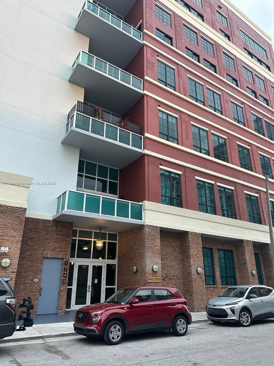 Recently Sold: $750,000 (1 beds, 1 baths, 1267 Square Feet)