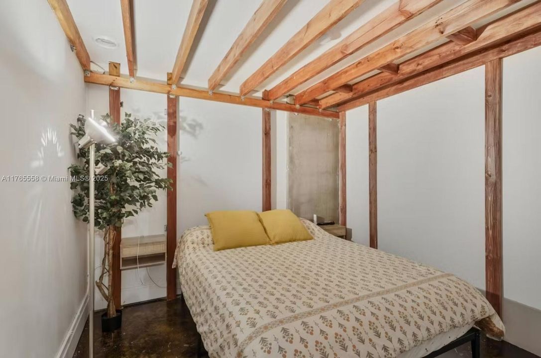 Recently Sold: $750,000 (1 beds, 1 baths, 1267 Square Feet)