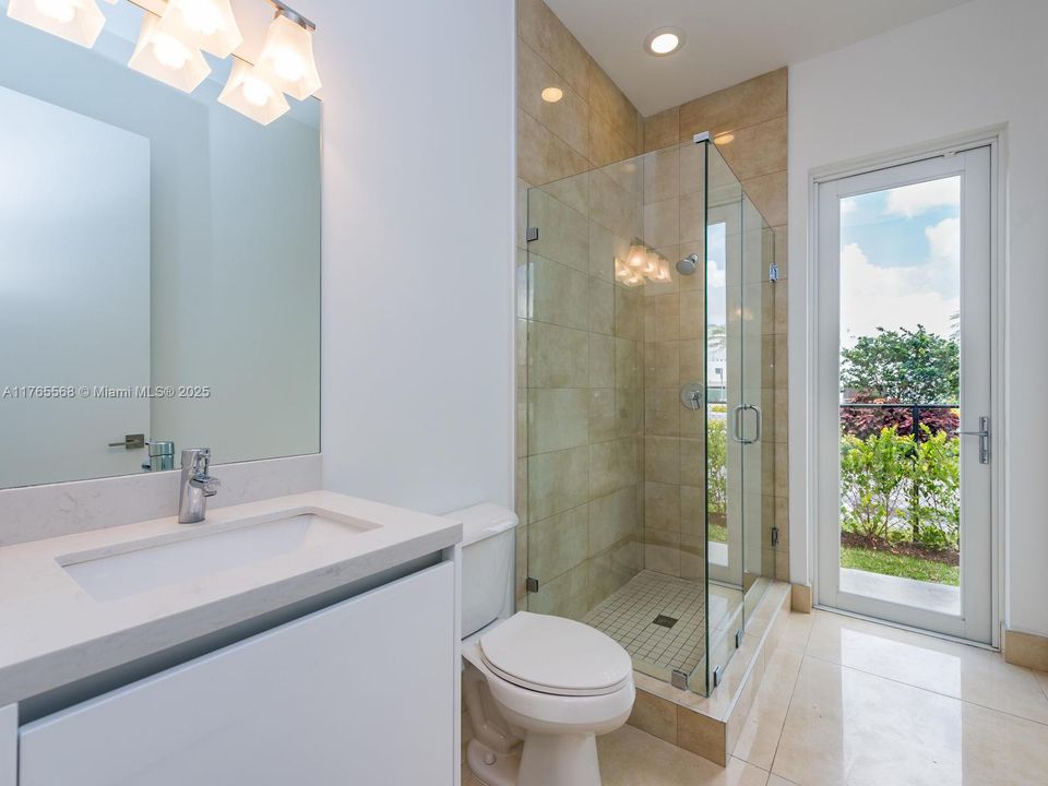 Active With Contract: $7,300 (4 beds, 4 baths, 3624 Square Feet)