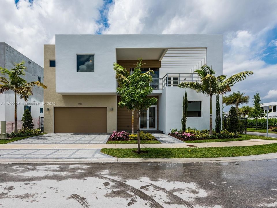 Active With Contract: $7,300 (4 beds, 4 baths, 3624 Square Feet)