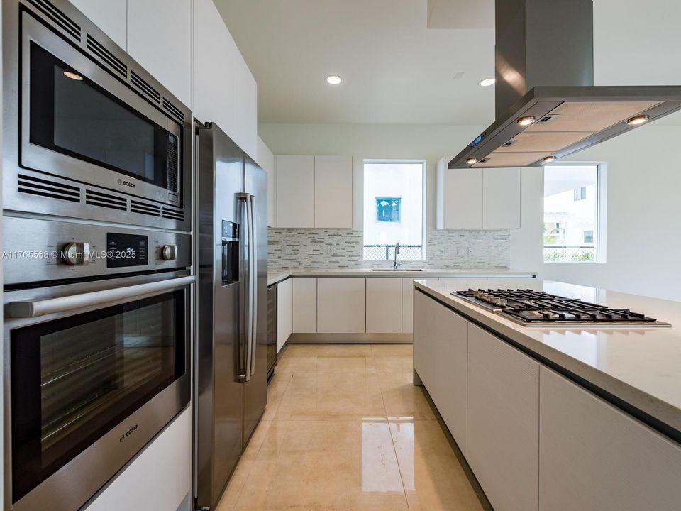 Active With Contract: $7,300 (4 beds, 4 baths, 3624 Square Feet)