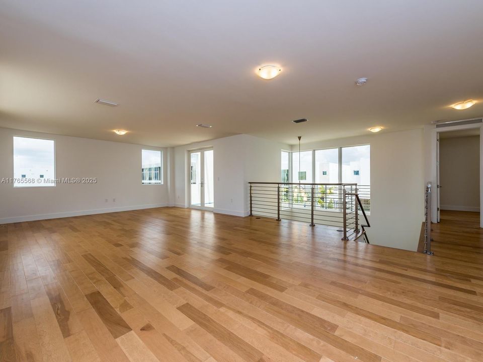 Active With Contract: $7,300 (4 beds, 4 baths, 3624 Square Feet)