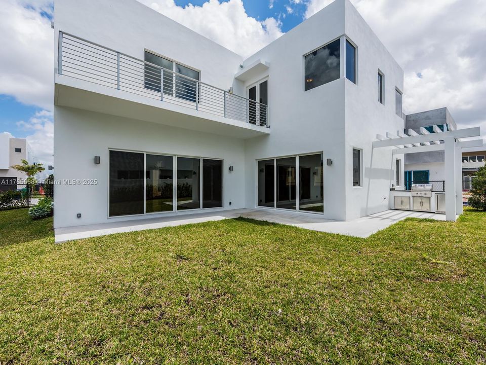 Active With Contract: $7,300 (4 beds, 4 baths, 3624 Square Feet)