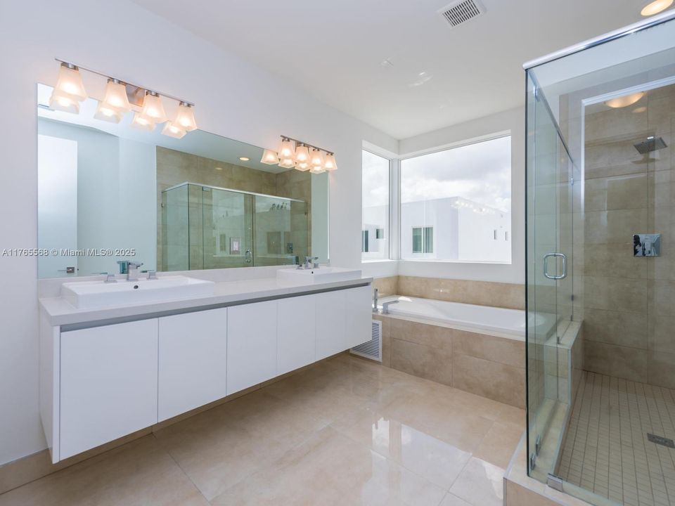 Active With Contract: $7,300 (4 beds, 4 baths, 3624 Square Feet)