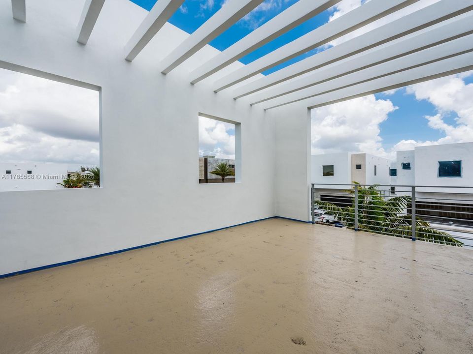 Active With Contract: $7,300 (4 beds, 4 baths, 3624 Square Feet)