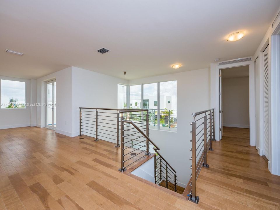 Active With Contract: $7,300 (4 beds, 4 baths, 3624 Square Feet)