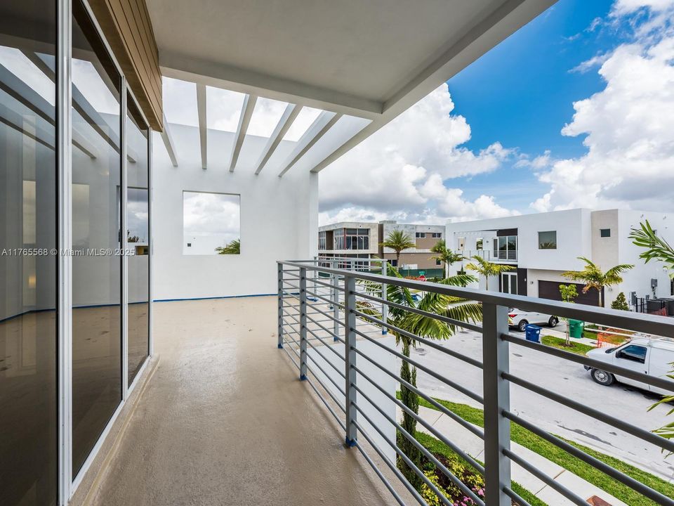 Active With Contract: $7,300 (4 beds, 4 baths, 3624 Square Feet)