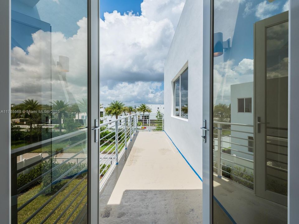 Active With Contract: $7,300 (4 beds, 4 baths, 3624 Square Feet)