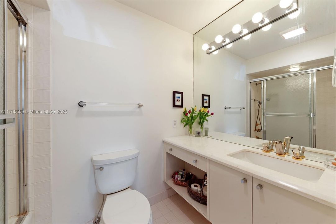 最近售出: $599,000 (3 贝兹, 2 浴室, 2350 平方英尺)