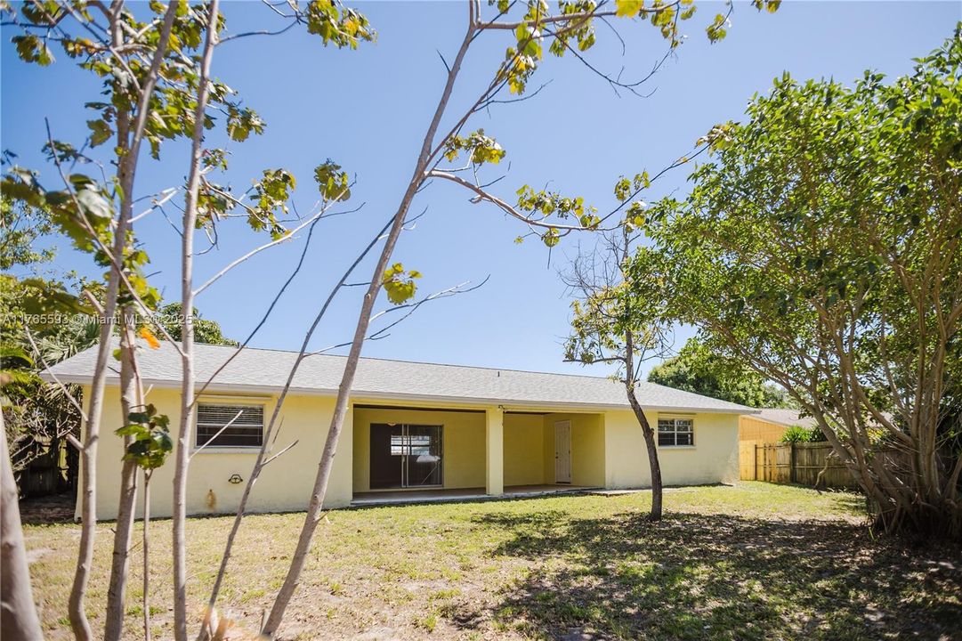 最近售出: $389,900 (3 贝兹, 2 浴室, 1427 平方英尺)