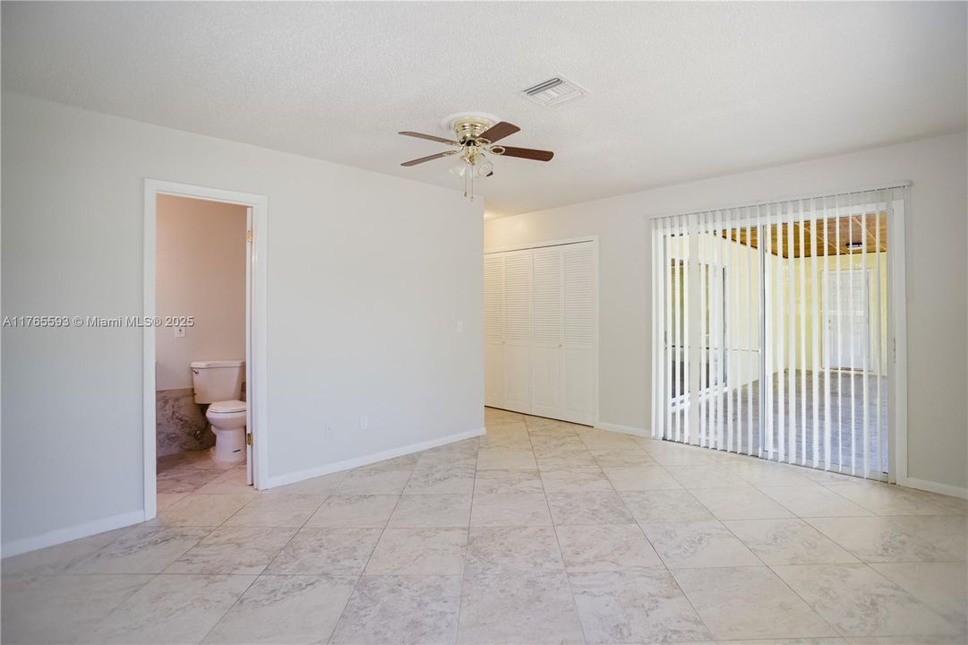 最近售出: $389,900 (3 贝兹, 2 浴室, 1427 平方英尺)