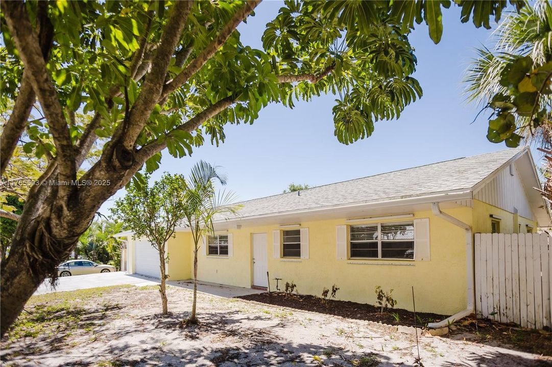 最近售出: $389,900 (3 贝兹, 2 浴室, 1427 平方英尺)