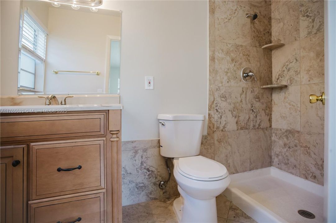 最近售出: $389,900 (3 贝兹, 2 浴室, 1427 平方英尺)