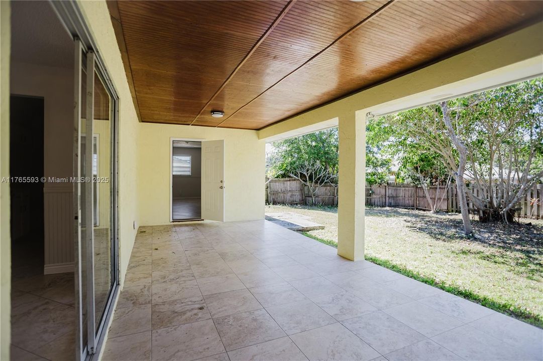 最近售出: $389,900 (3 贝兹, 2 浴室, 1427 平方英尺)